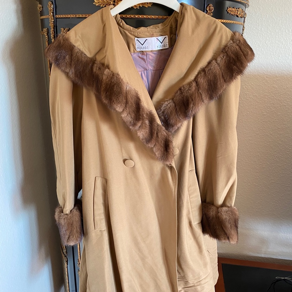 Rare VISSOT PARIS Beige Coat Mink Collar/Cuff